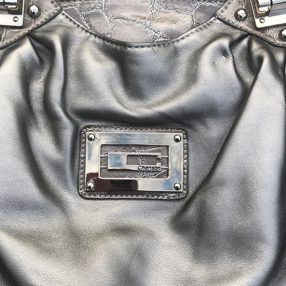 Large Handbag - Picture 4 of 10